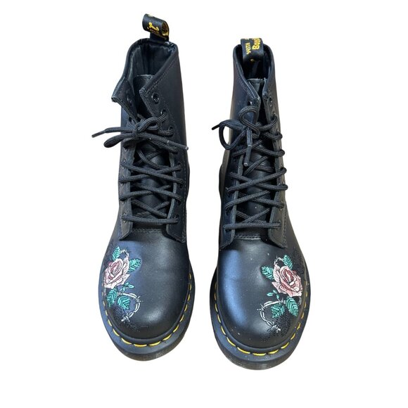 NEW DR MARTENS BLACK BOOTS SIZE 6 VONDA CHAIN II PINK ROSE EMBROIDERED WOMENS - Picture 2 of 7